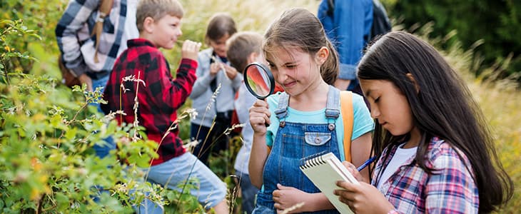 A group of children on field trip 